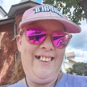 Meet your Posher, Dana